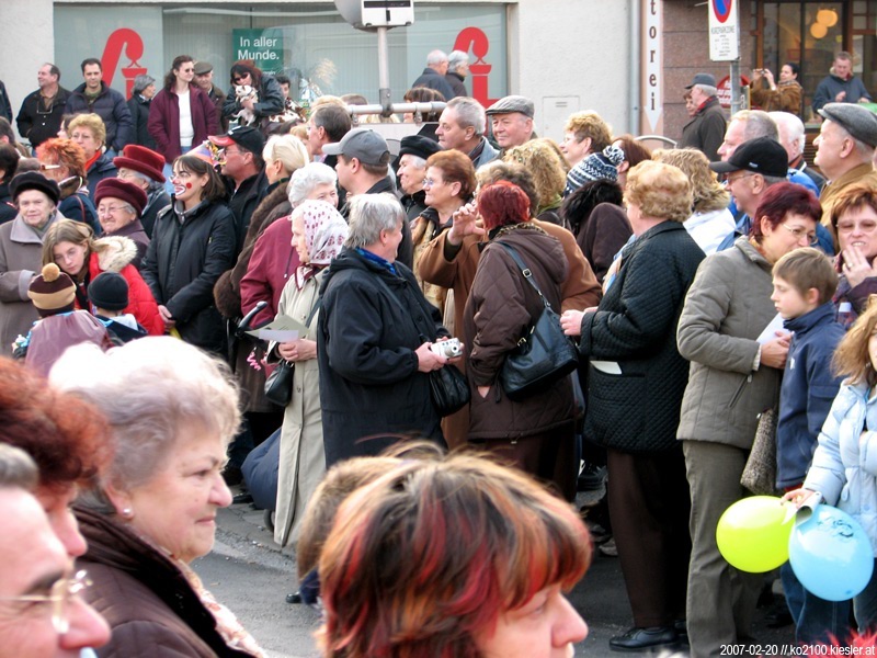 Crowd 2